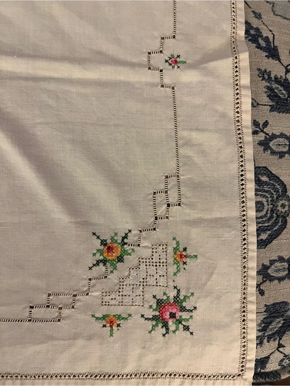 vintage cream Swedish folk embroidery 30x30 tablecloth dating from 1950-1960s